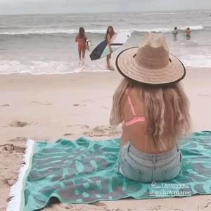 Meet your Posher, Tay